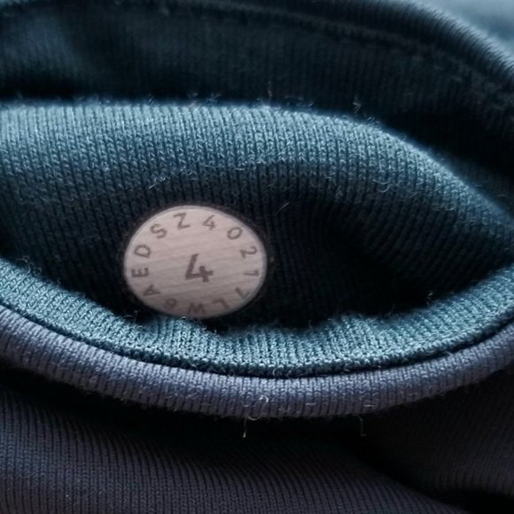 Lululemon Home Stretch Crop 19" in Submarine, size 4 - Picture 5 of 12